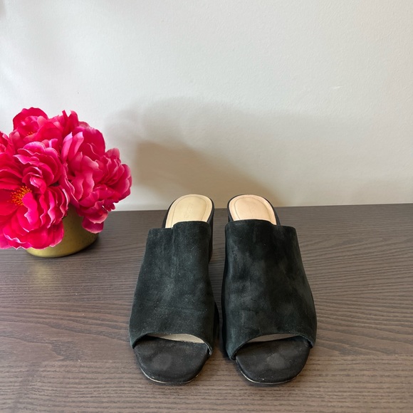 Black Slip on Block Heel - Picture 7 of 7
